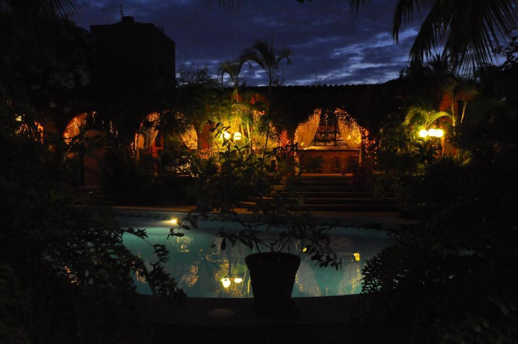 פוארטו אסקונדידו Suites La Hacienda מראה חיצוני תמונה
